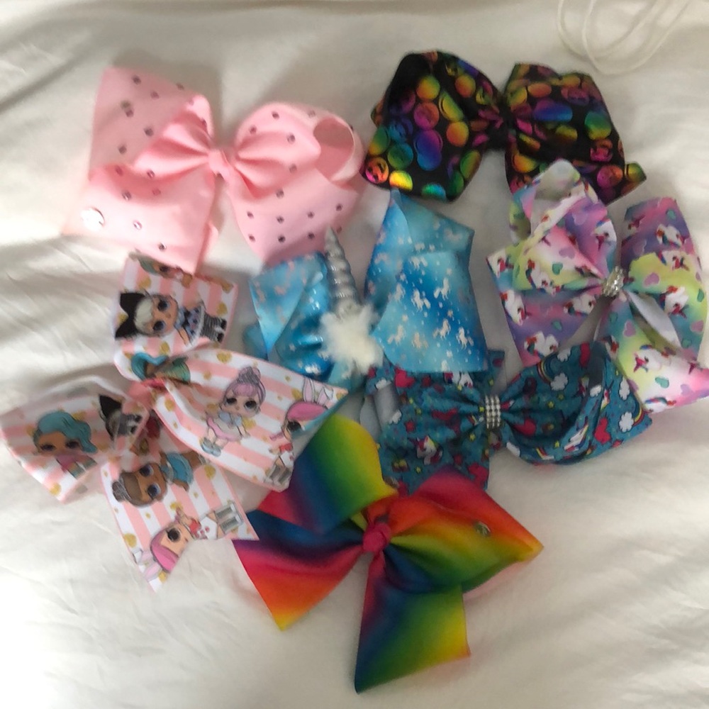 JoJo siwa 💥❤️💥bows X6 with an extra LOL💕